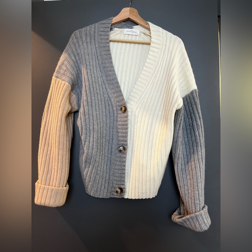 Accent prone the label sweater - never worn